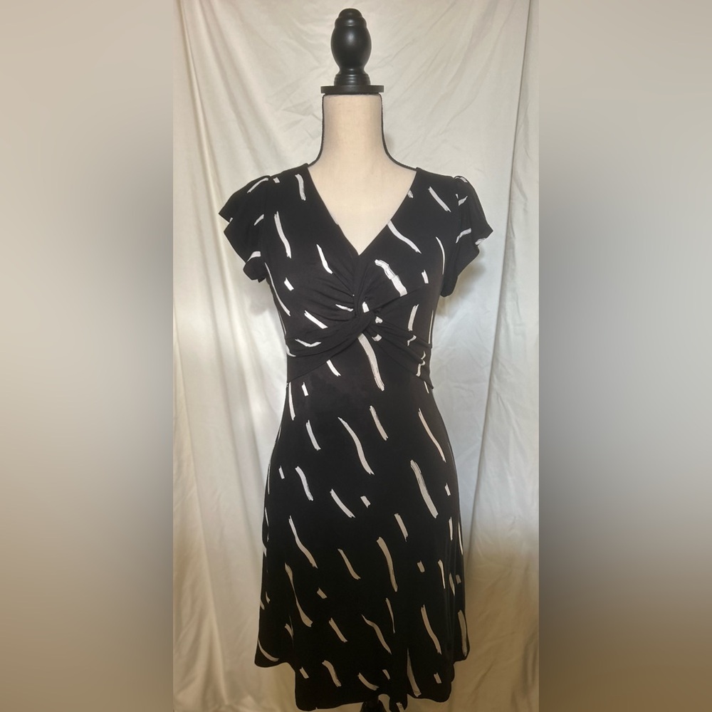 Black Pattern Short Sleeve Above Knee Dress